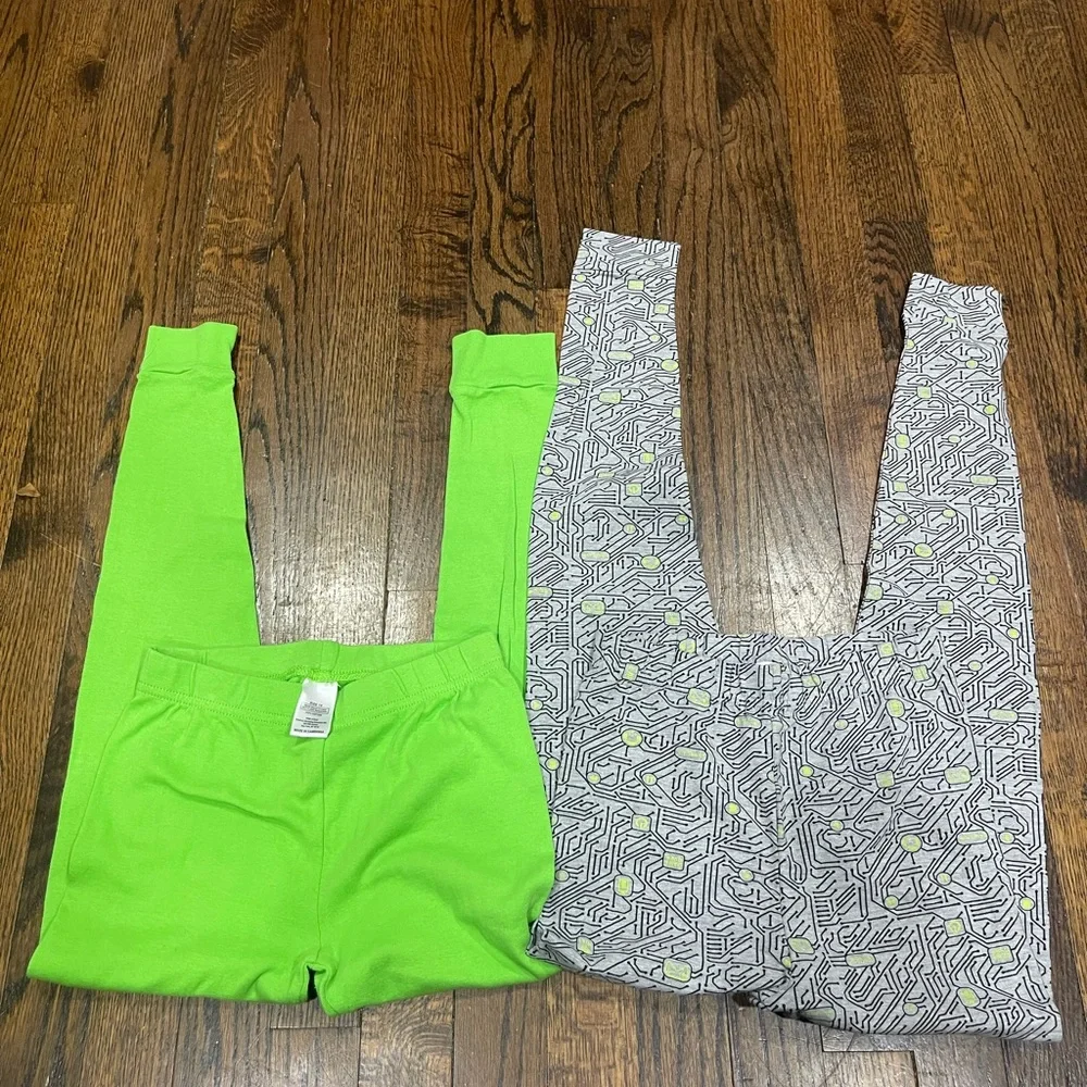Girls 2 pajamas pants bundle green and gray size 10
